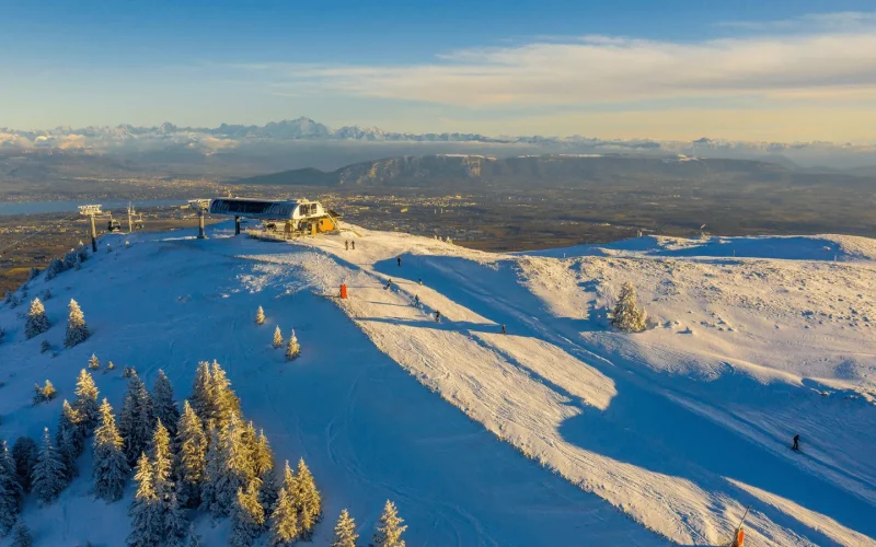 downhill skiing in the Monts Jura