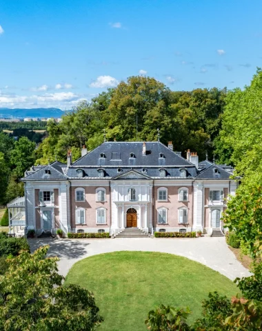 Château de Voltaire en été