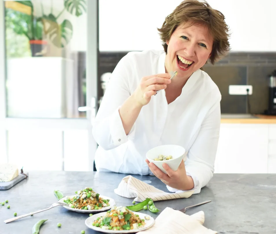 La cheffe Eloise Monzies et le risotto au Bleu de Gex