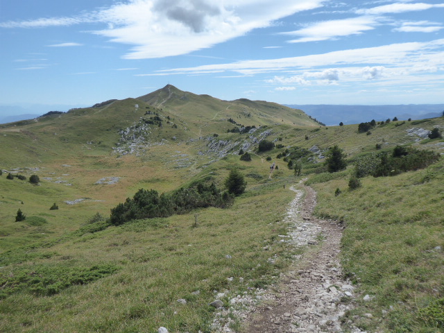 Croix du Reculet au loin