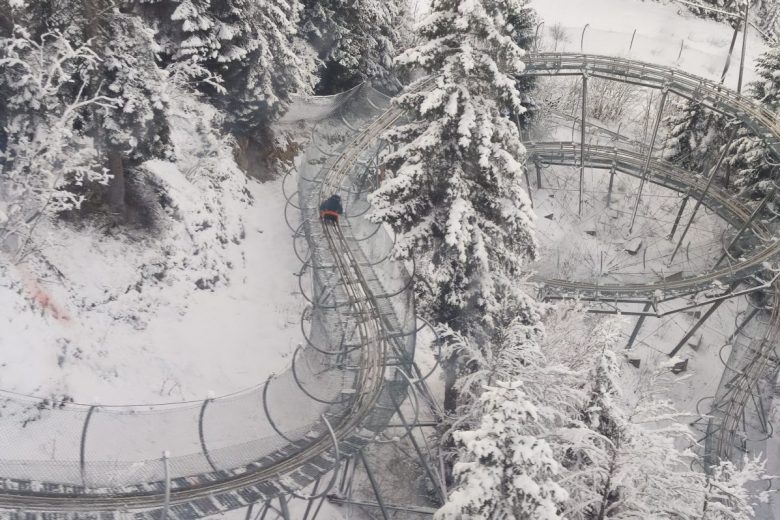 Luge su rails en hiver